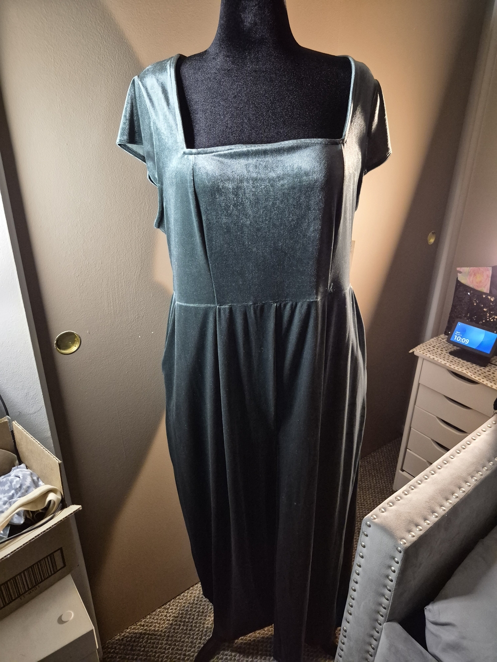 Elegant Square-Neck Velvet Jumpsuit in Deep Sage Green